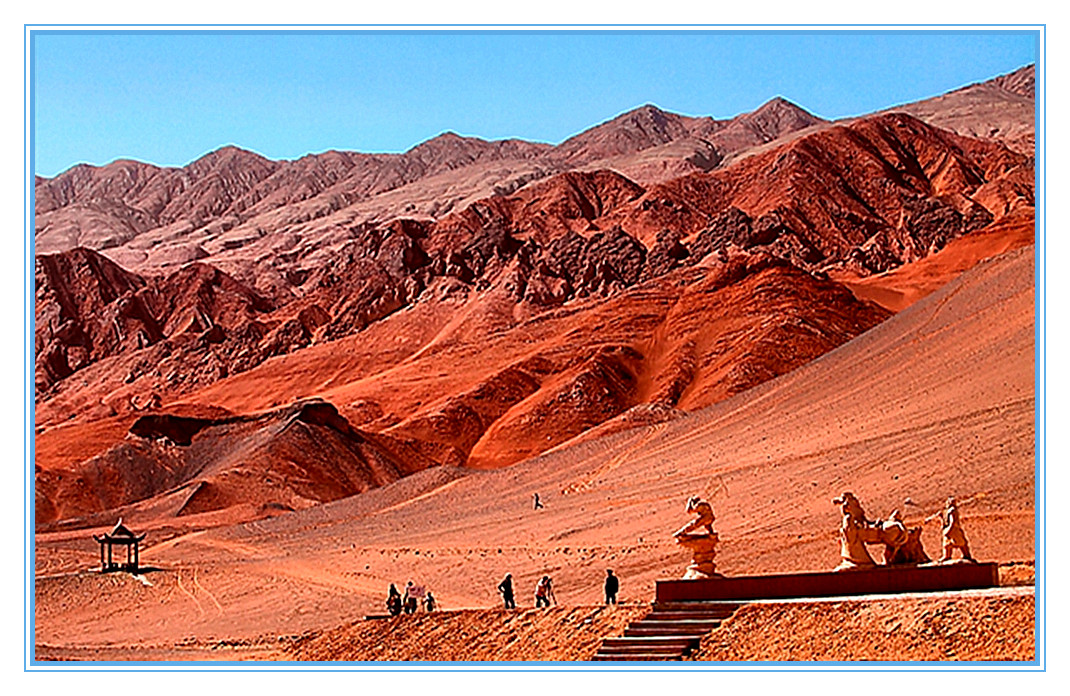 火焰山風景區「鐵扇公主」雕像時常被遊客襲胸，雕像胸部的位置已被摸得相當光亮