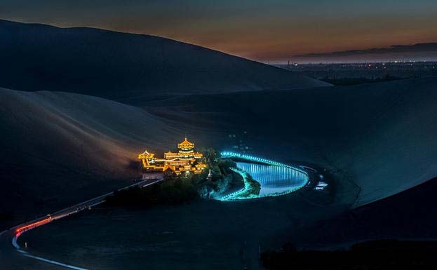 敦煌鸣沙山·月牙泉景彩