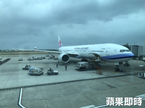 華航班機遭空橋擦撞　3百旅客行程受阻